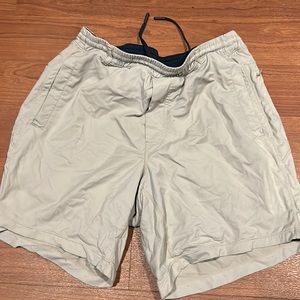 Khaki bird dog shorts